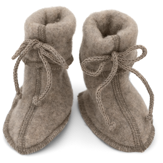 Patuco bebé con cinta ajustable - Walnut