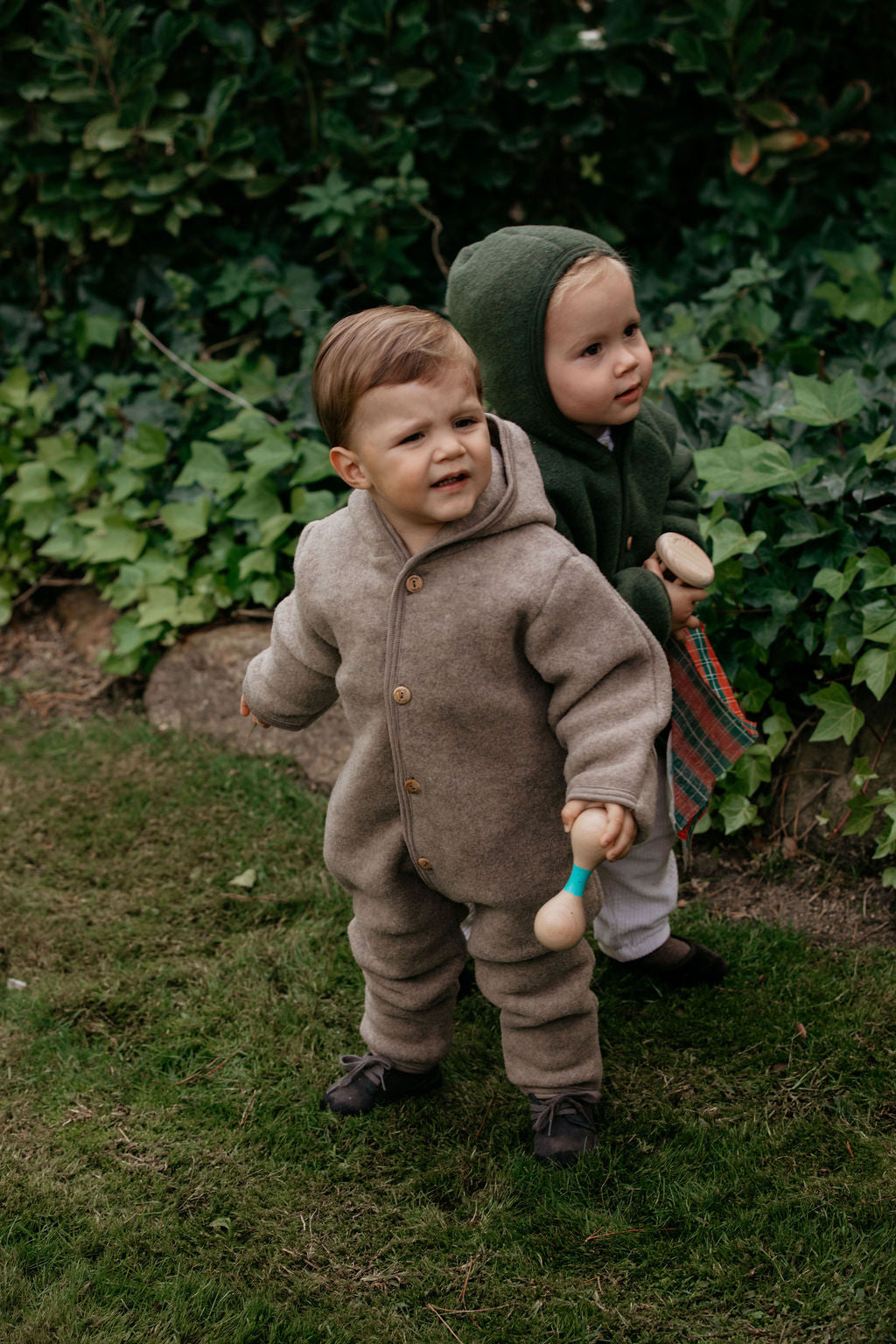 Enterito con capucha - Walnut